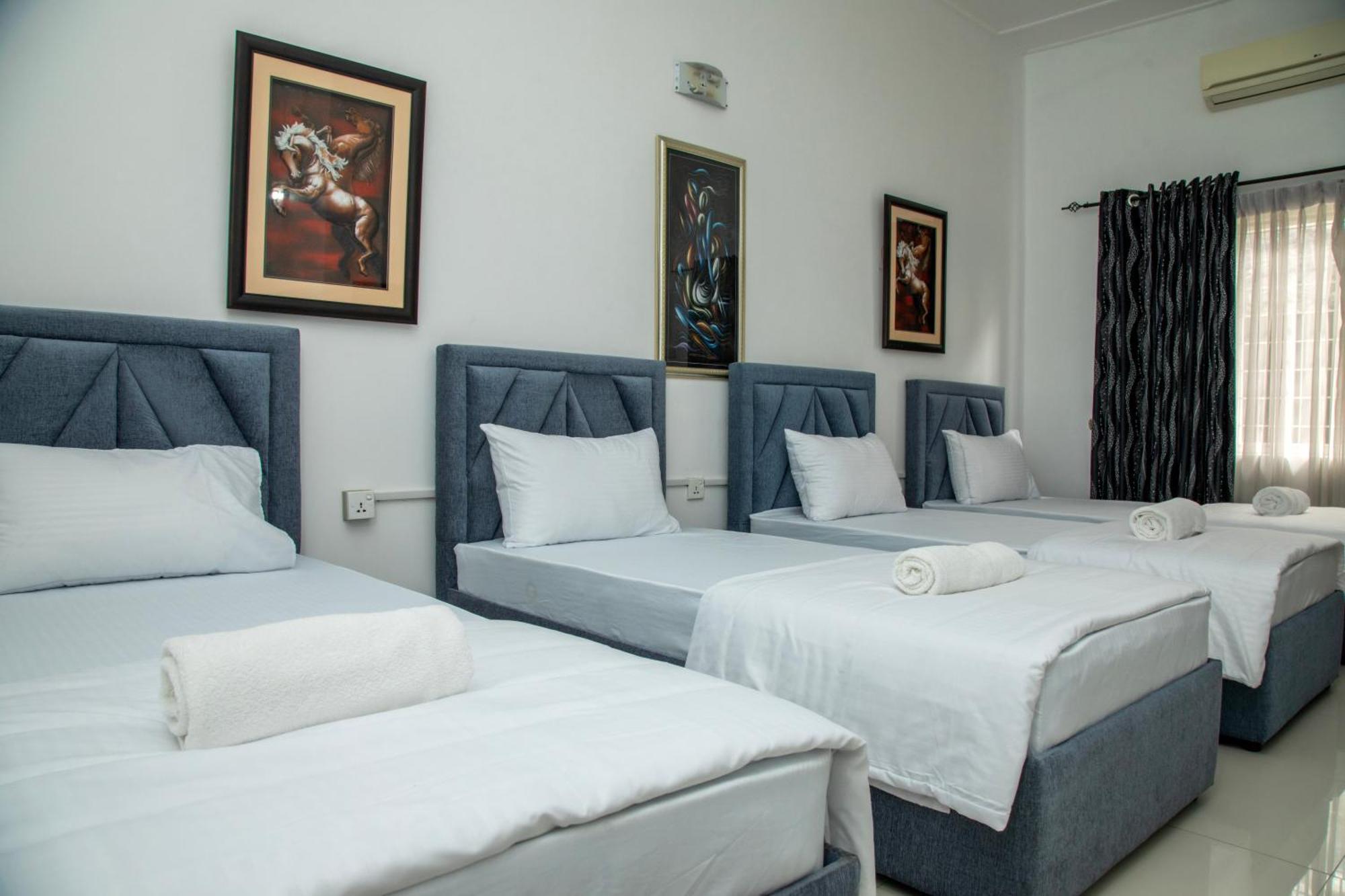 Funk Bunks - By The Lake Kandy Exterior foto